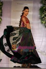 Model walks the ramp for Manish Malhotra at Aamby Valley India Bridal Week day 5 on 2nd Nov 2010 (157).JPG